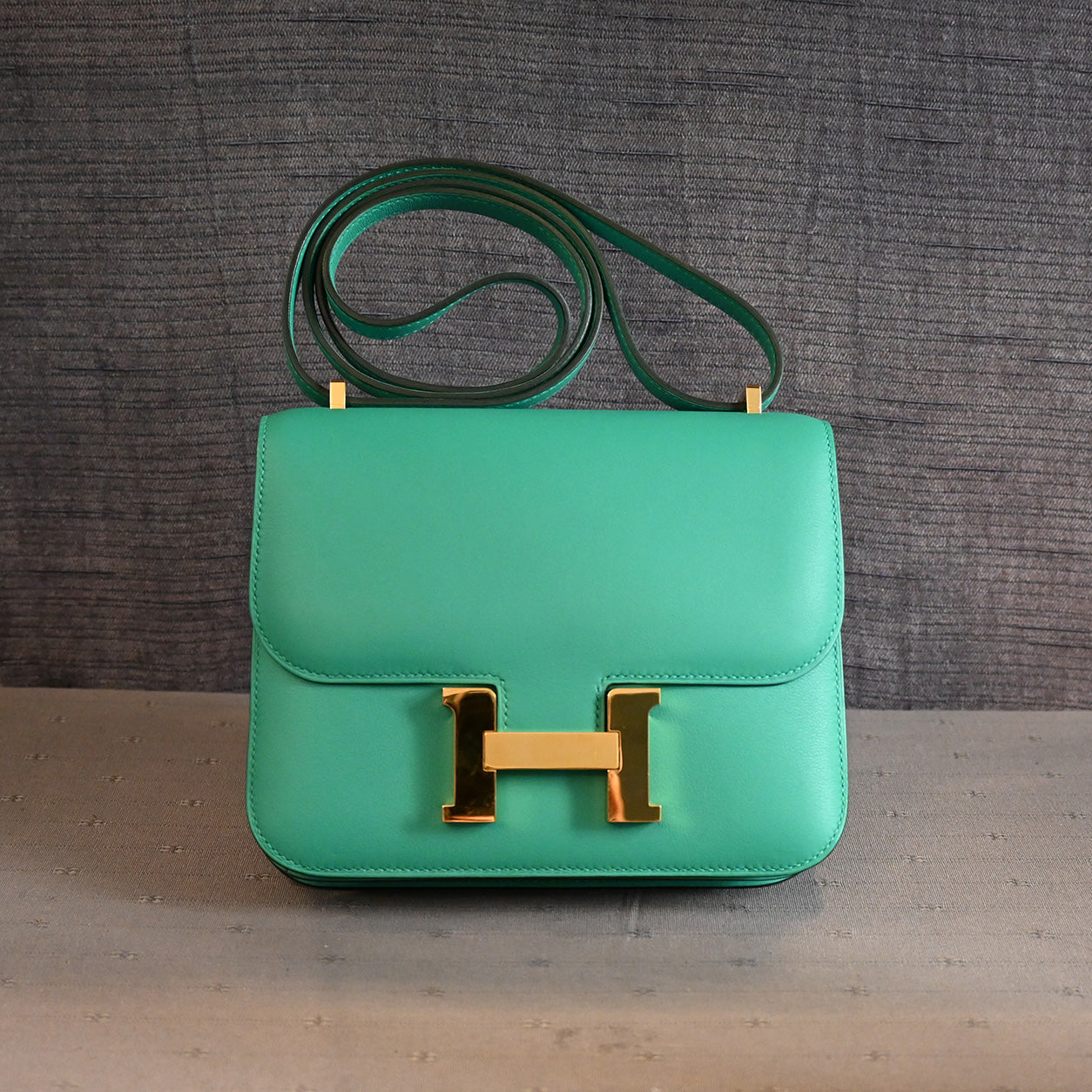 Hermes Constance 18cm Menthe Swift GHW - Preloved
