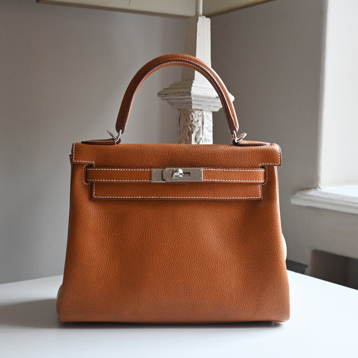 Hermès Kelly 28cm Fauve Barenia PHW