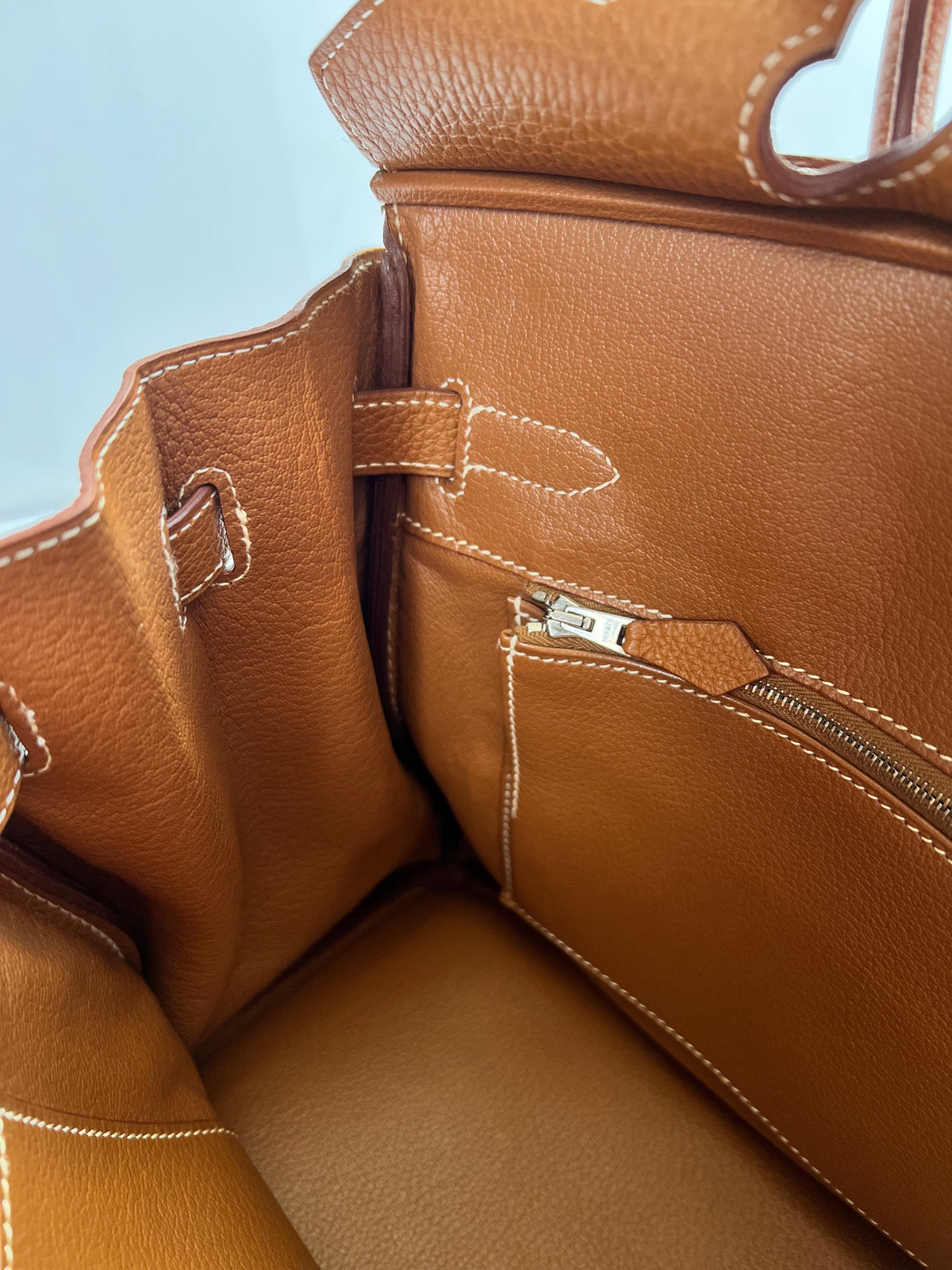 Zip pocket corner