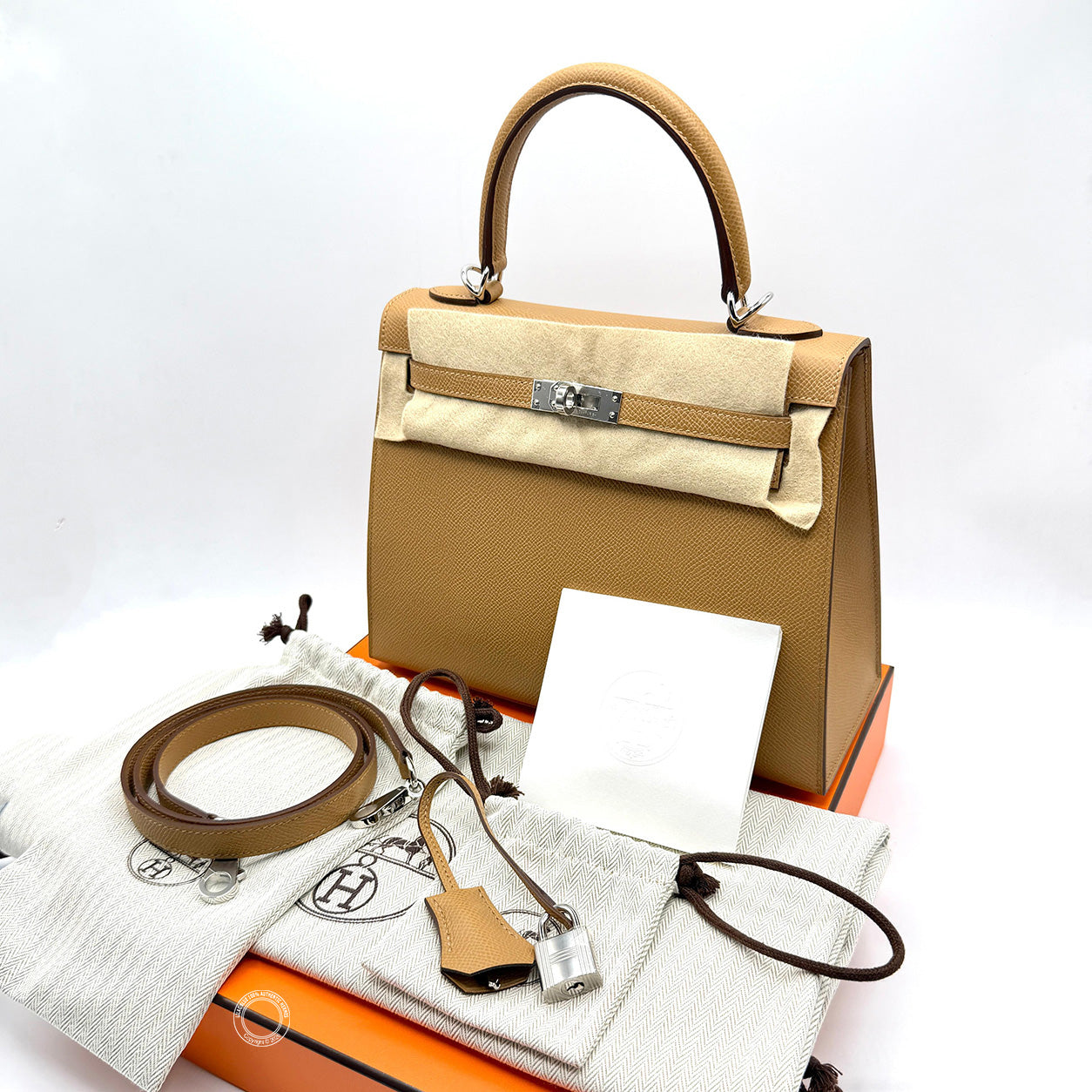 Hermès Kelly 25cm Biscuit Epsom PHW