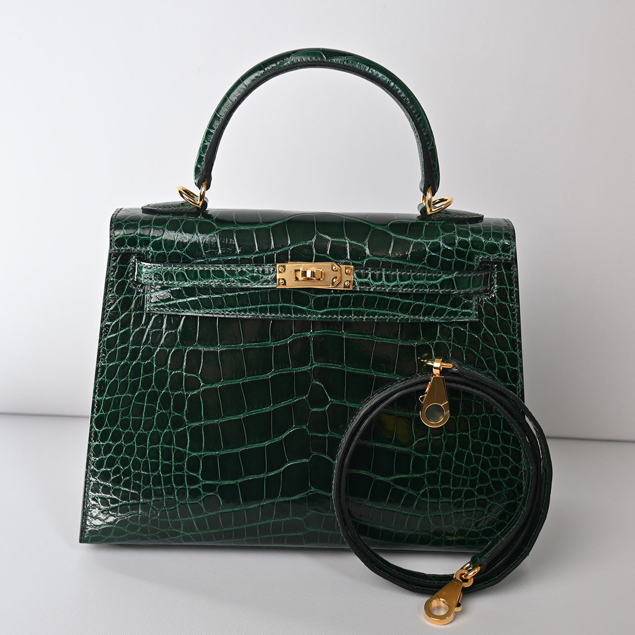 Hermès Kelly 25cm Vert Fonce Shiny Alligator GHW