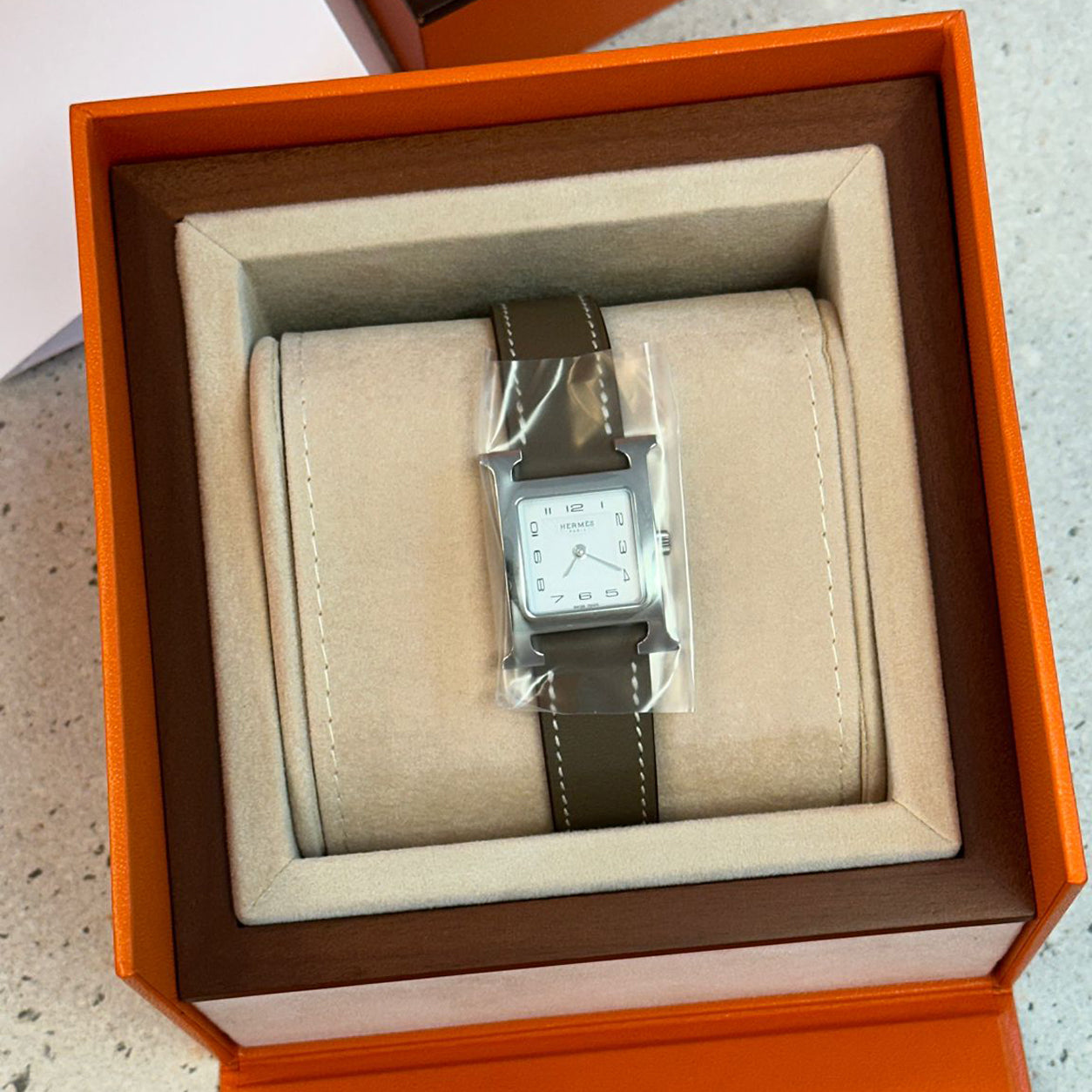 Hermès Heure H 25mm Palladium with Etoupe Strap