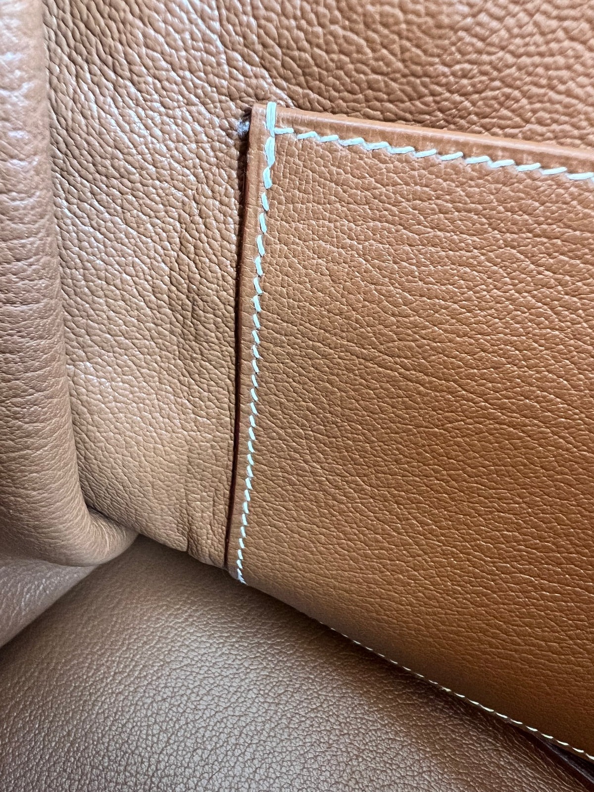 Front pocket corner stitching